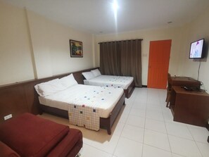 Familierom | Sengetøy av topp kvalitet, skrivebord, wi-fi (inkludert) og sengetøy