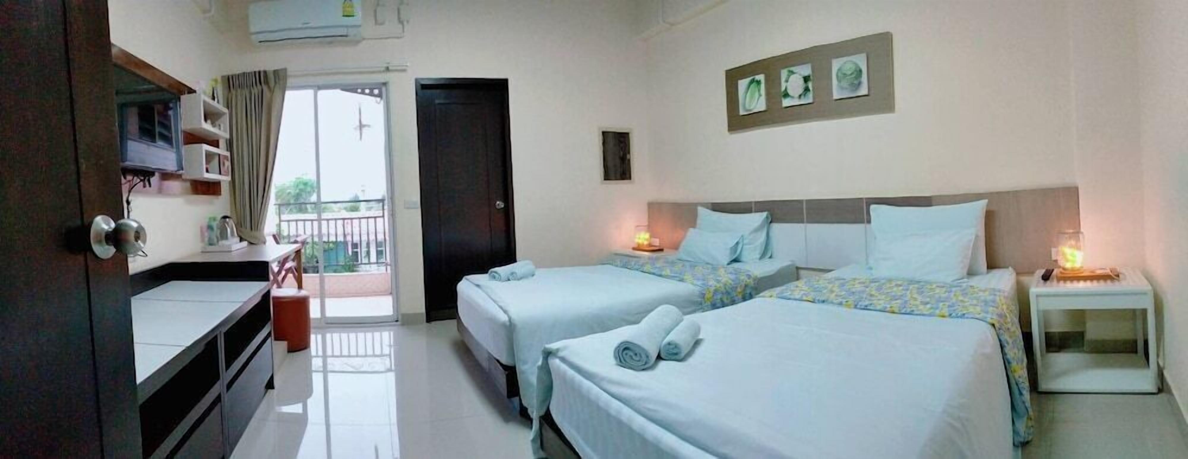 Desk, free WiFi, bed sheets