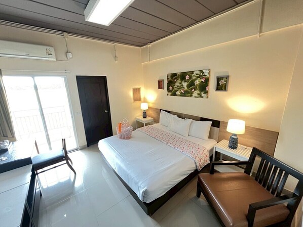 Desk, free WiFi, bed sheets