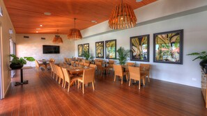 Breakfast, lunch, dinner served; Eastern European cuisine - Ingenia Holidays Rivershore (Diddillibah)