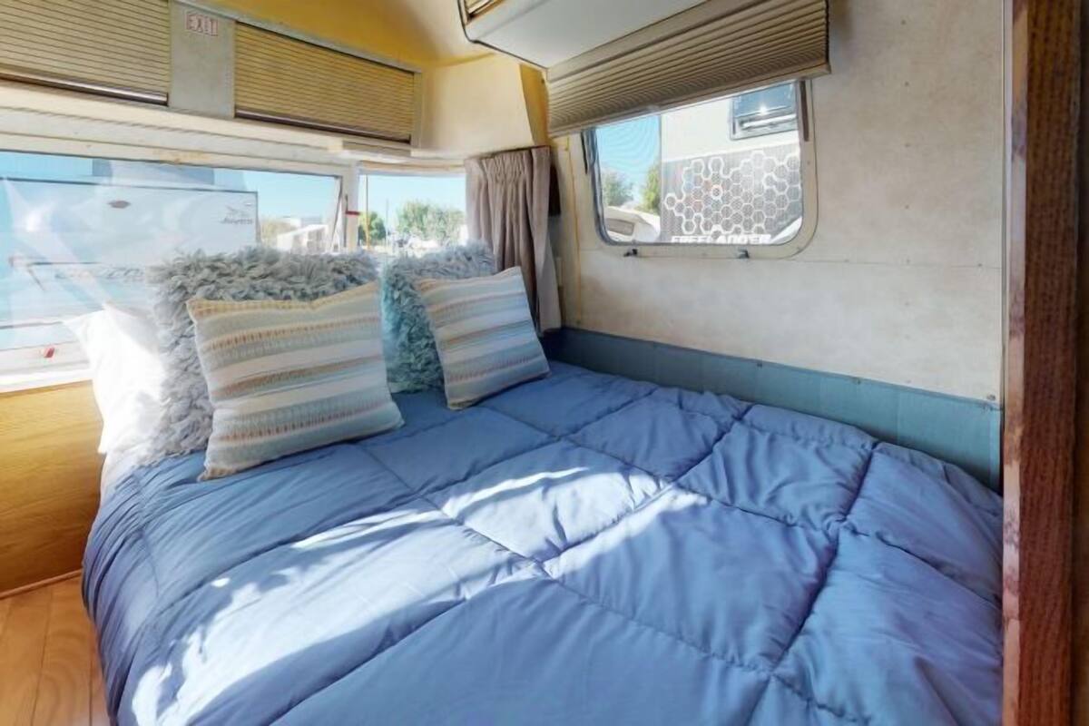 Ropa de cama de alta calidad, wifi gratis y ropa de cama