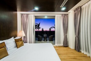 Minibar, Schreibtisch, Verdunkelungsvorhänge, Bügeleisen/Bügelbrett