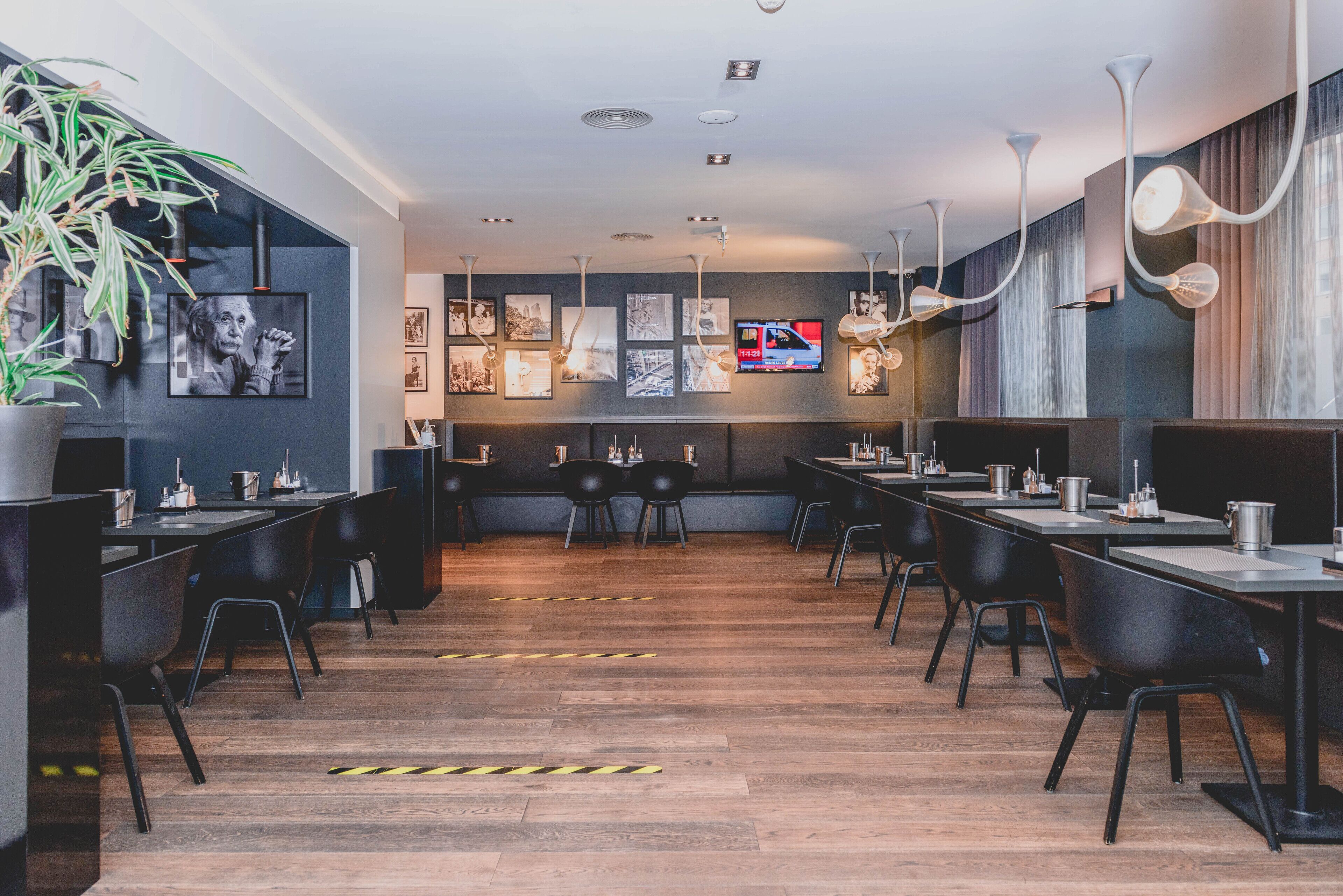 Tägliches nach Wunsch zubereitetes Frühstück (15.5 EUR pro Person)