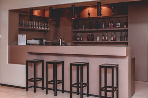 Bar (en el alojamiento)