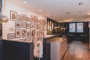 Daily cooked-to-order breakfast (EUR 15.5 per person)