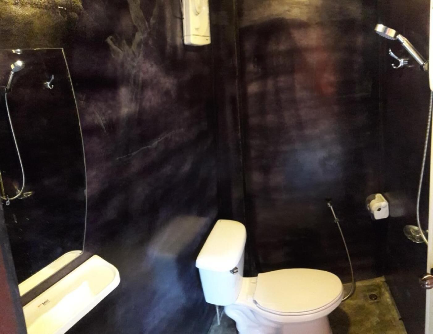 shower, free toiletries, towels