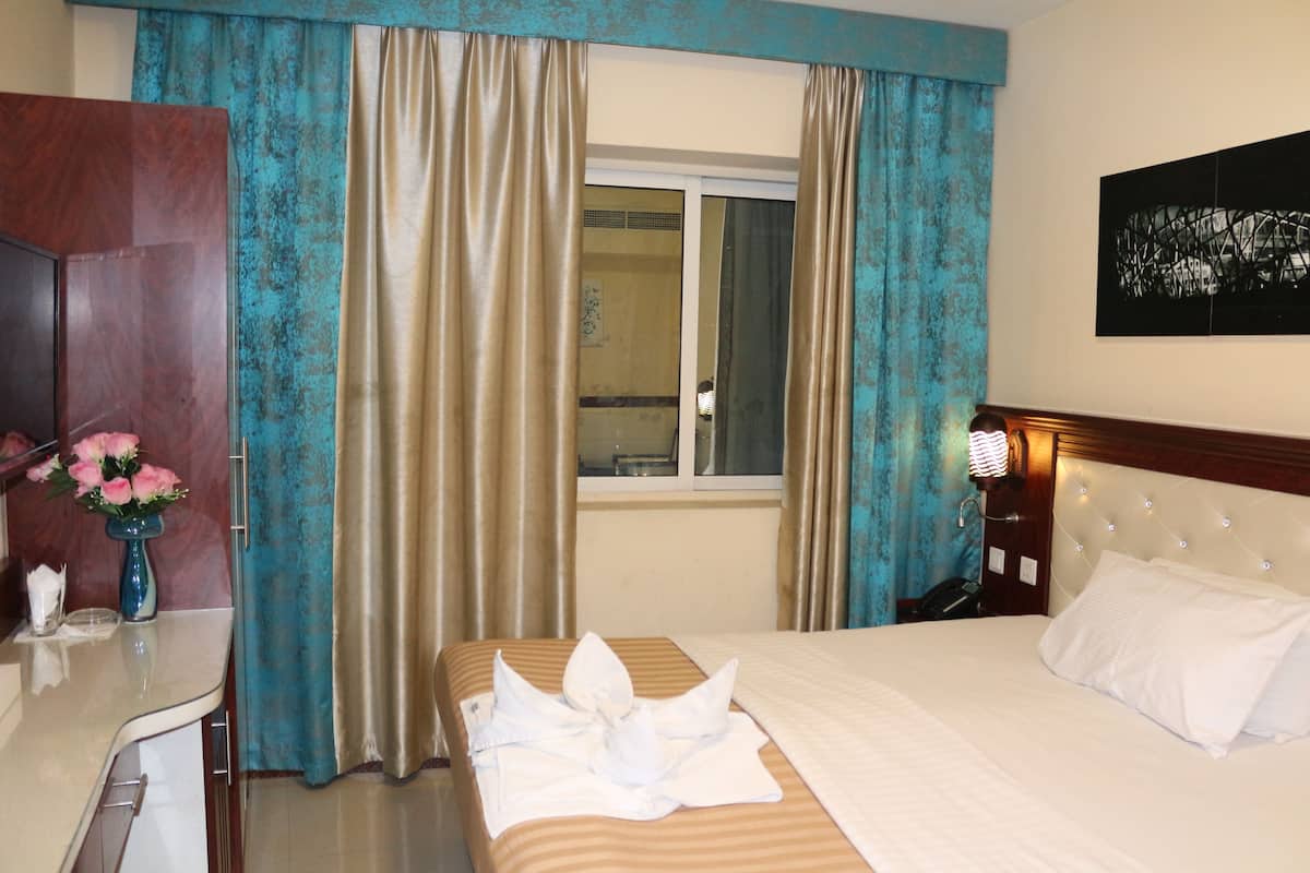 Minibar, in-room safe, desk, blackout drapes