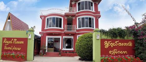 Entrée de l’hébergement