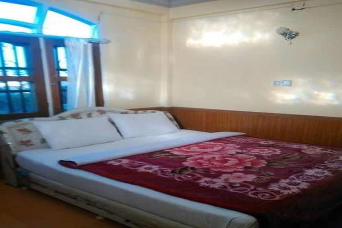 Standard Double Room | Desk, blackout drapes, free WiFi