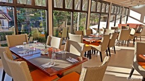 Spécialités Cuisine locale et internationale