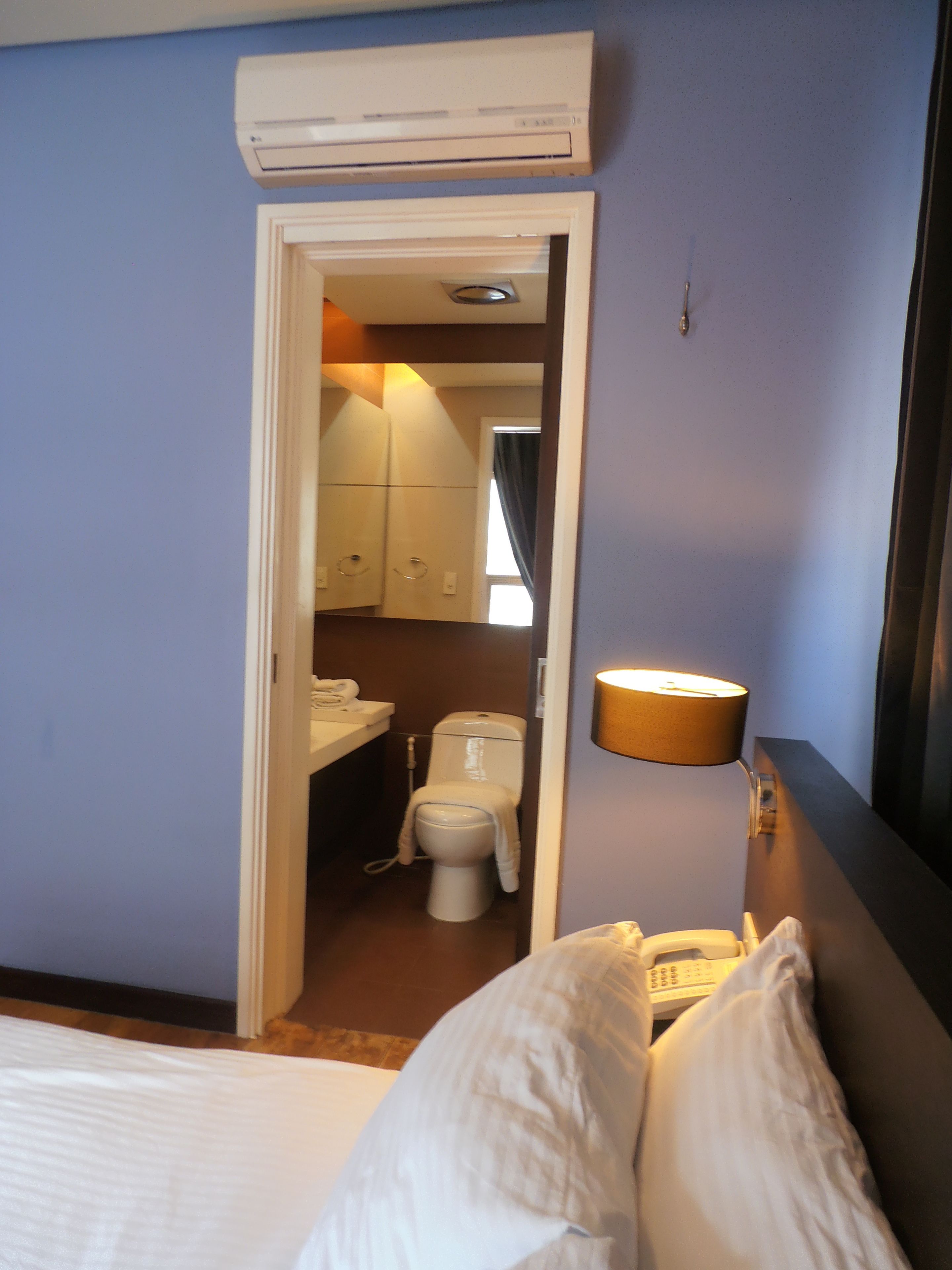 deluxe double room | in-room safe, desk, free wifi, bed sheets