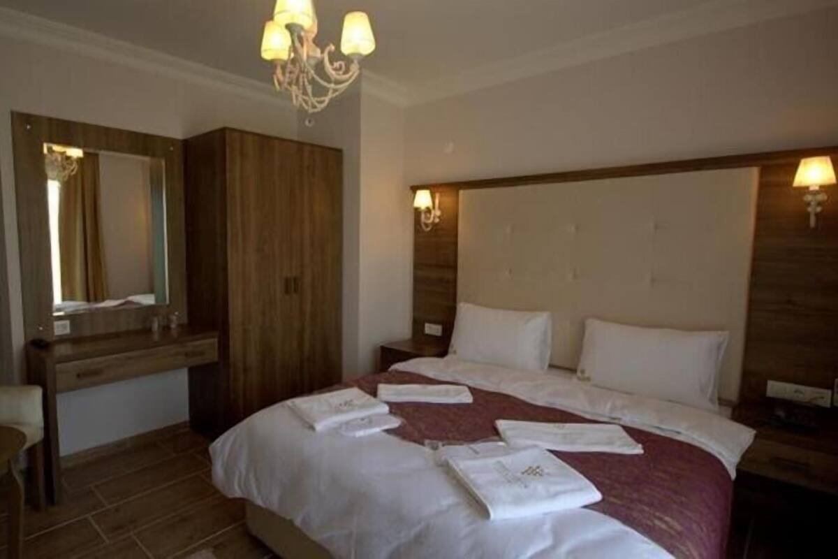 Quarto casal, lareira | Wi-Fi de cortesia, roupa de cama