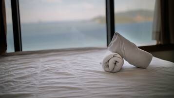 Căn hộ, 2 phòng ngủ, quang cảnh biển, sát bãi biển (Triple) | Nệm cao su hoạt tính (memory foam), két bảo mật tại phòng, bàn