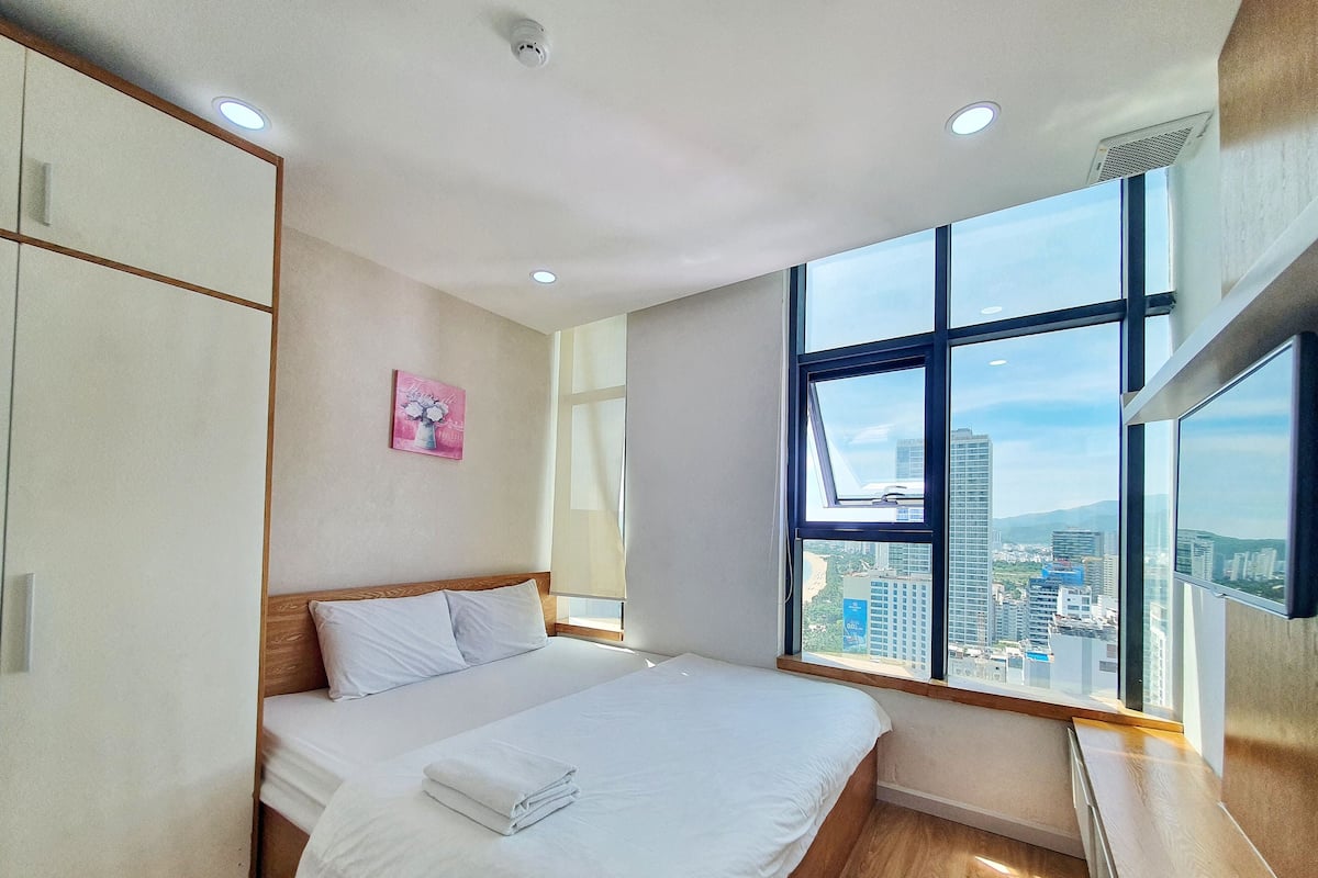 Appartement, 1 chambre, vue sur la ville, au bord de lâocĂ©an (Double) | Lit avec matelas en mousse Ă mĂ©moire, coffre-fort, bureau