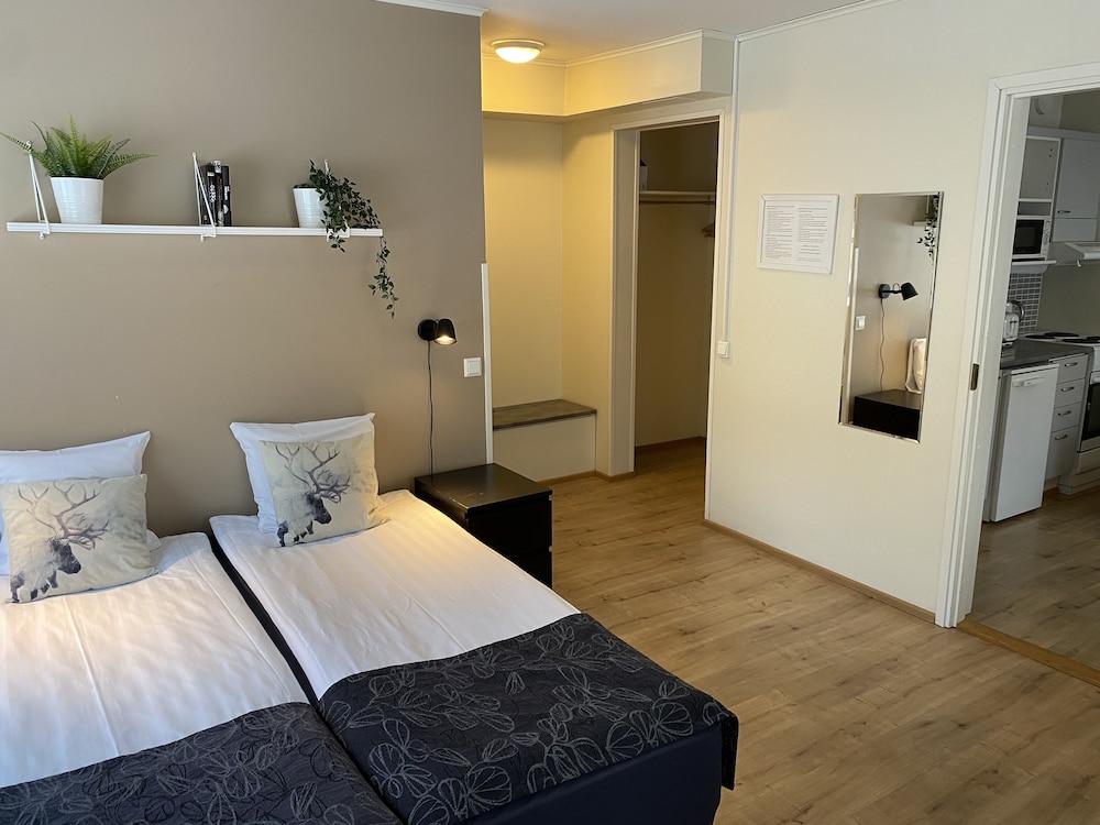 Hotelli Aakenus Oy by null