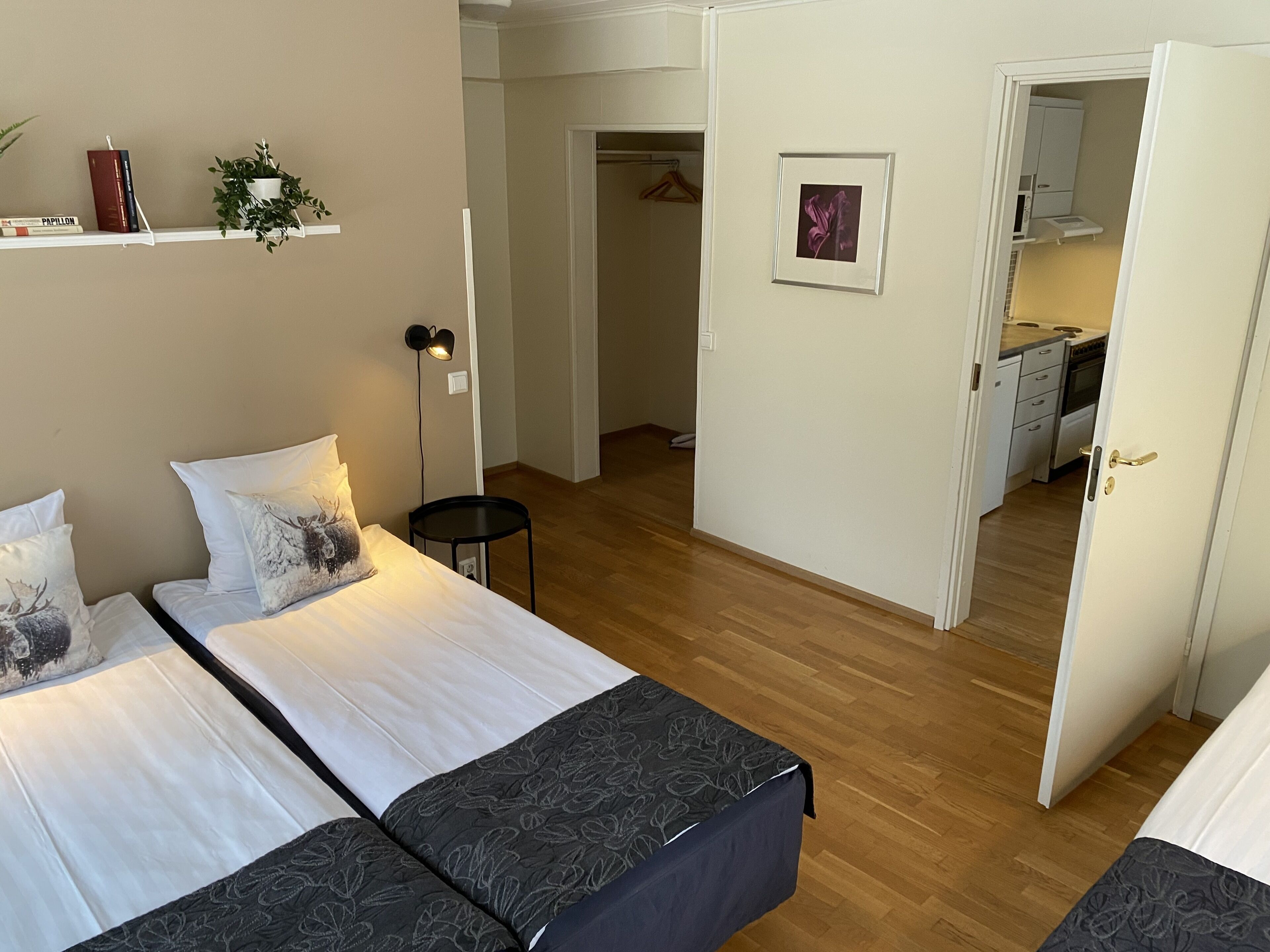 Apartamento, 1 quarto | 1 quarto, escrivaninha, ferros/tábuas de passar roupa