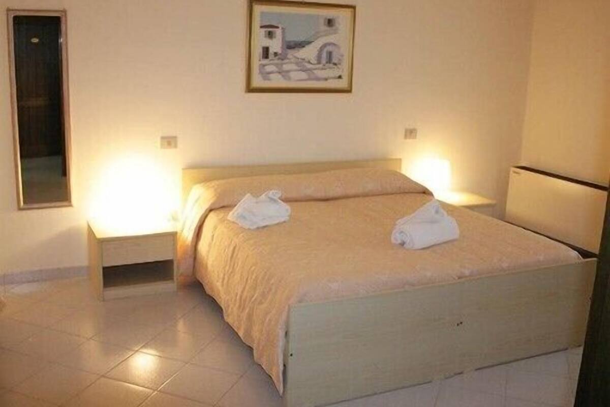 Habitación con 1 cama matrimonial o 2 individuales | Escritorio y wifi gratis