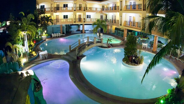 Indoor pool, outdoor pool - Seorabeol Grand Leisure Hotel (Olongapo)