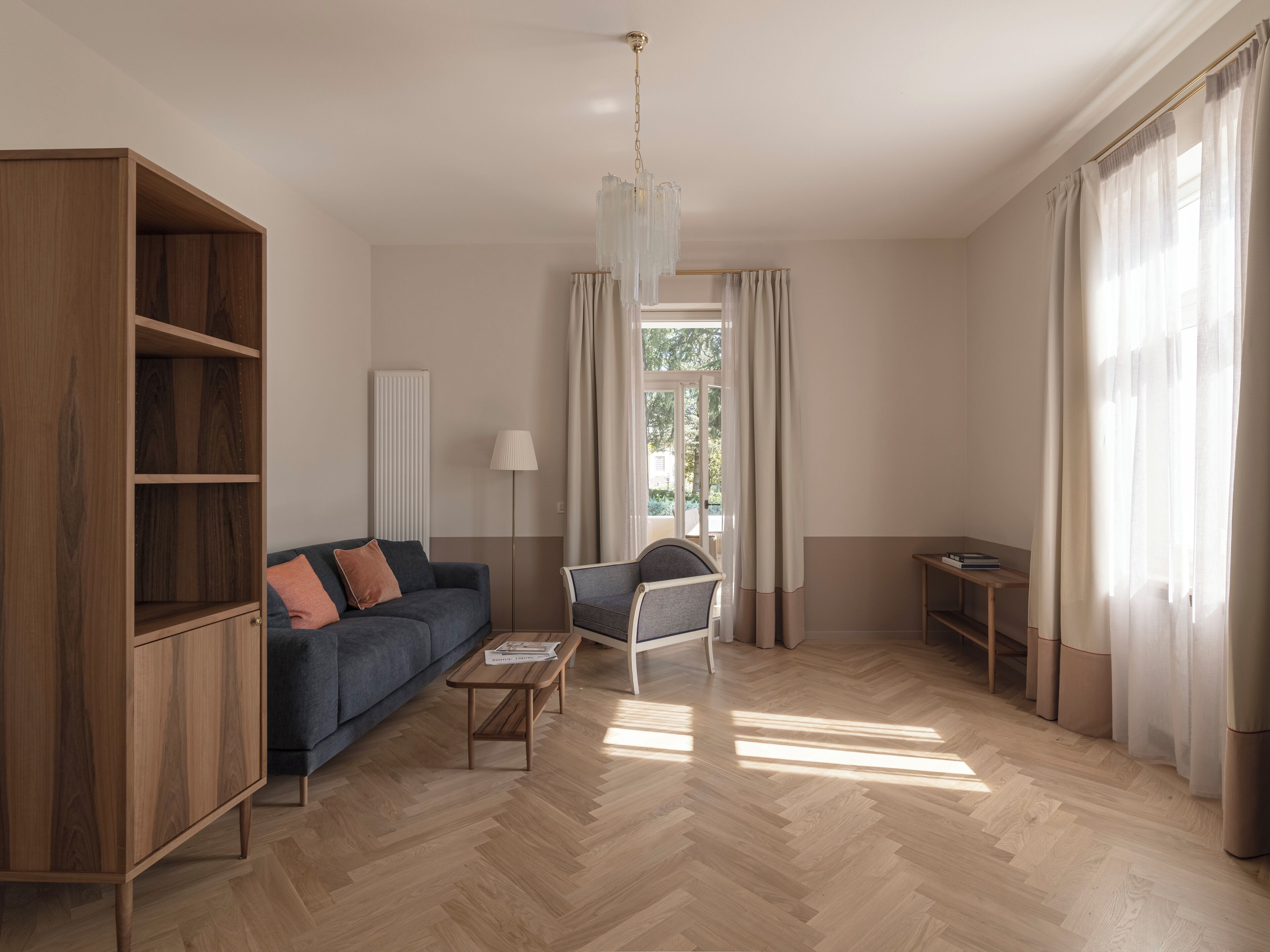 Prestige Suite | Vardagsrum | 39-tums platt-tv med satellitkanaler och tv