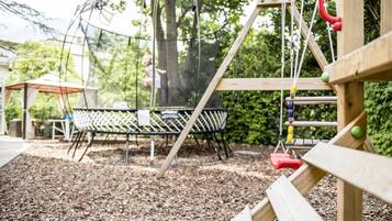 Area giochi per bambini (all'aperto)