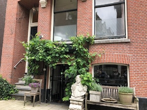 Front of property - Nine(T)Teen B&B (Amsterdam)