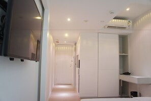 In-room safe, iron/ironing board, free WiFi - Homy Central (Hong Kong)