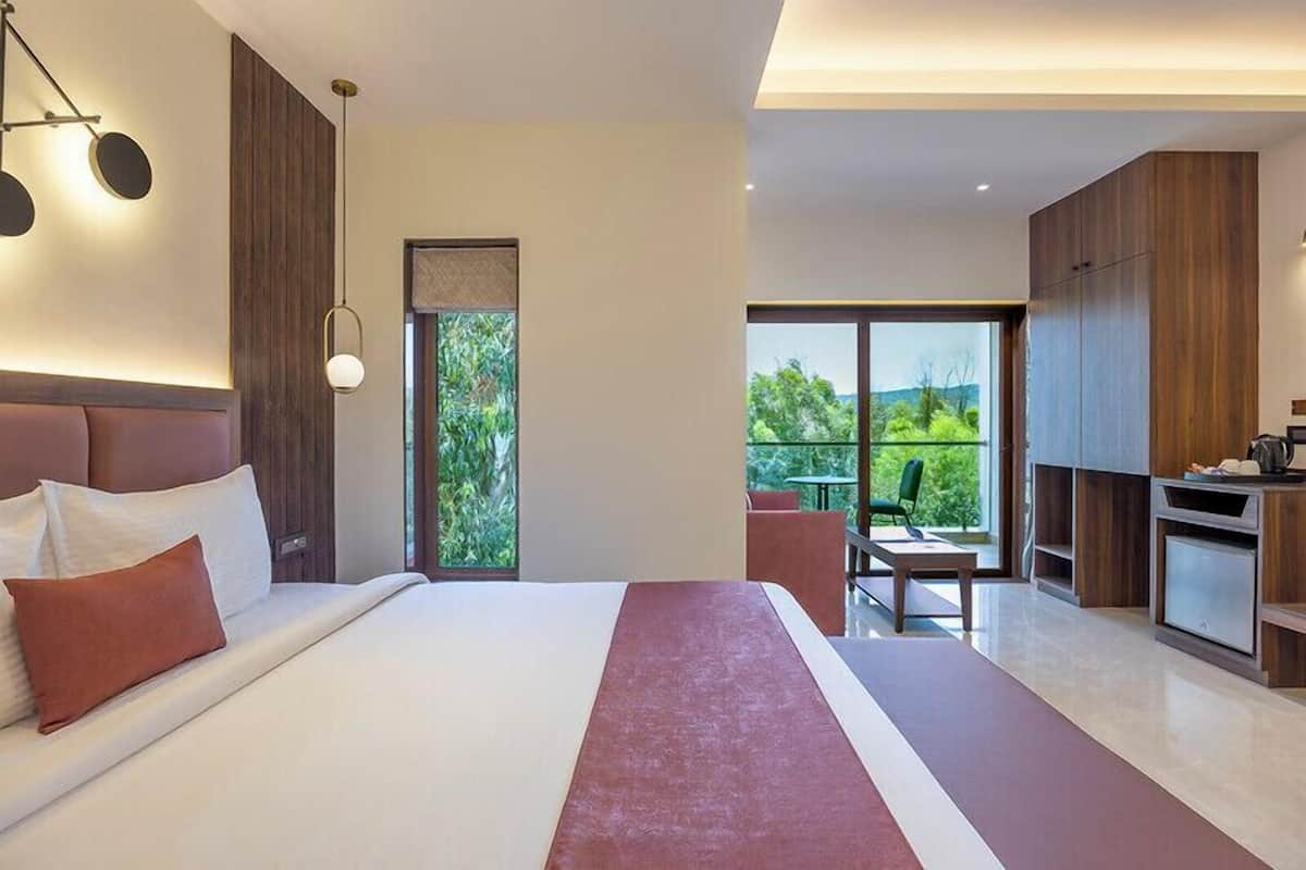 1 bedroom, premium bedding, down duvets, in-room safe