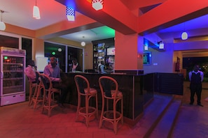 Bar (on property) - Wash and Wills Hotel (Mbale)