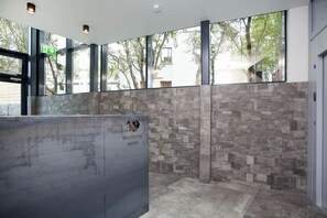 Reception - Nordurey Hotel City Garden (Reykjavik)