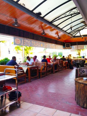 Breakfast, lunch, dinner served; Turkish cuisine