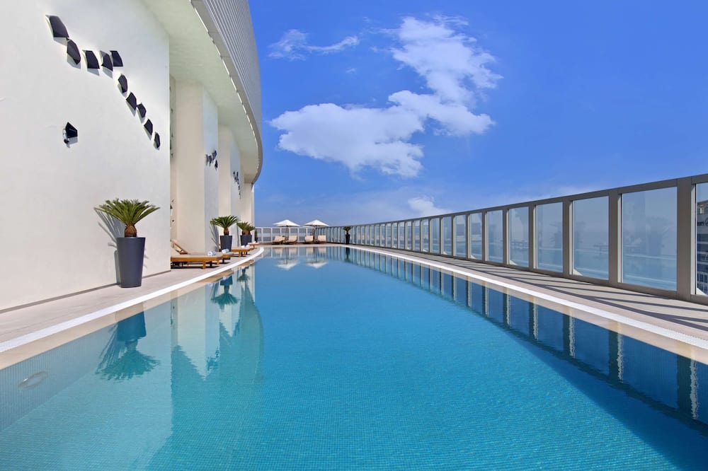 The Curve Hotel