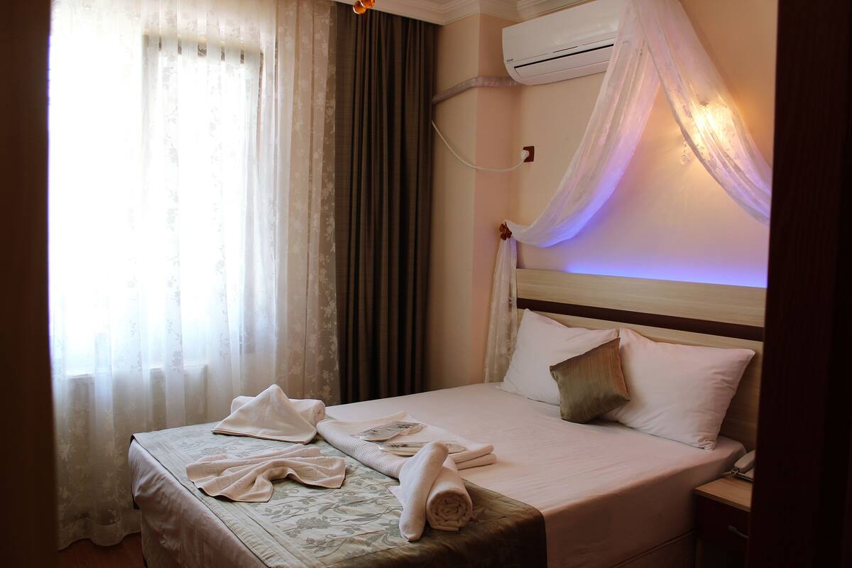 Standard Double Room | Desk, soundproofing, WiFi (free)