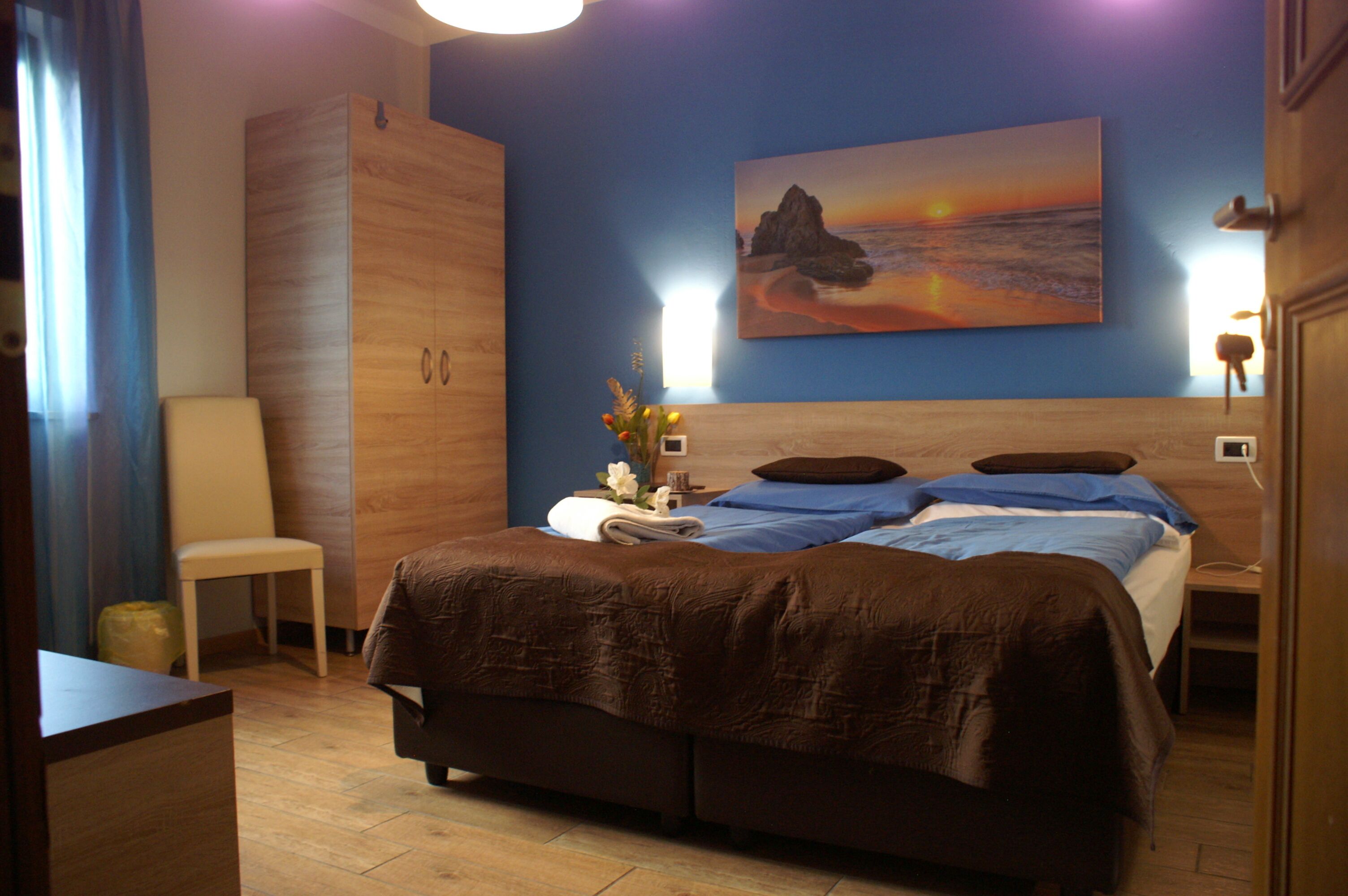 Dobbelt- eller tomannsrom – standard (Cielo) | Skrivebord, blendingsgardiner, lydisolert og wi-fi (inkludert)