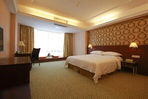 Deluxe Room | In-room safe, desk, blackout curtains, free WiFi - Vienna Hotel Shengping Branch Shenzhen (Shenzhen)