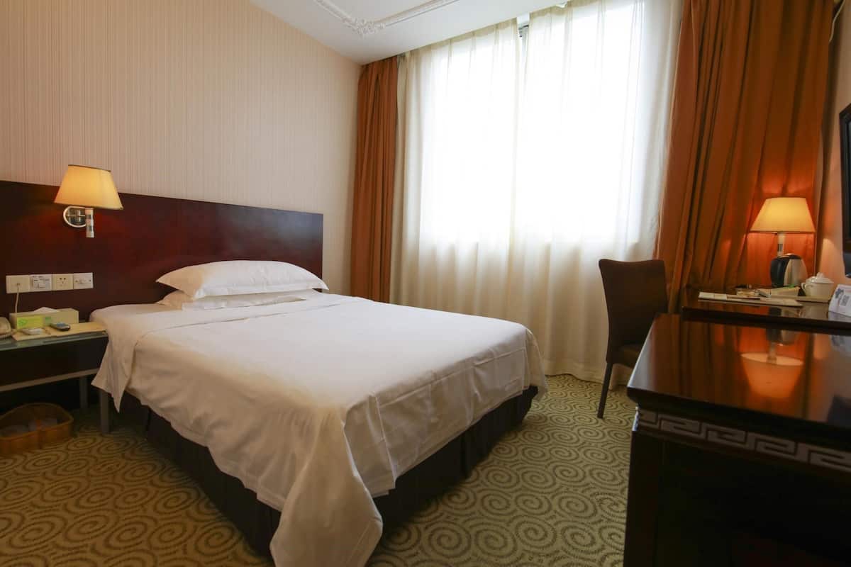 Standard Room | In-room safe, desk, blackout drapes, free WiFi
