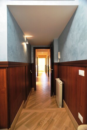 Single Room | Hallway