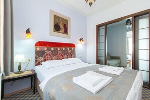 Premium bedding, minibar, in-room safe, desk - Hotel Sufi (Istanbul)