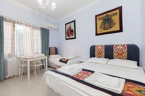 Premium bedding, minibar, in-room safe, desk - Hotel Sufi (Istanbul)
