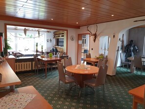 Desayuno buffet incluido todos los días 