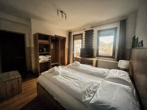 1 slaapkamer, een kluis op de kamer, individueel gedecoreerd