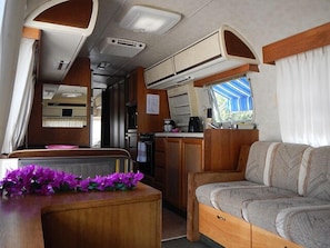 Airstream Vue Mer | 1 bedroom, desk, soundproofing, iron/ironing board - Airstream Paradise (Sainte-Anne)