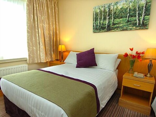 Premium bedding, minibar, desk, iron/ironing board