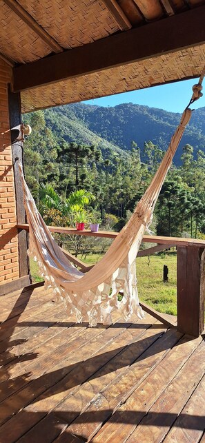 舒適四人房 | 露台/庭院