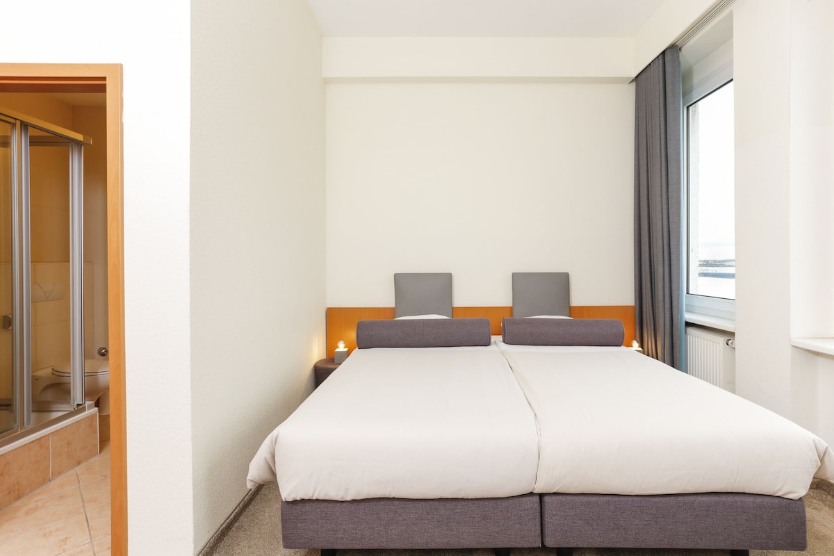 superior double room, 1 double bed, non smoking, river view | 1 bedroom, hypo-allergenic bedding, desk, blackout curtains