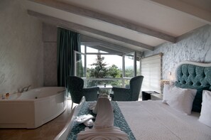 Kahden hengen deluxe-huone (with Whirlpool) | Minibaari, ilmainen Wi-Fi