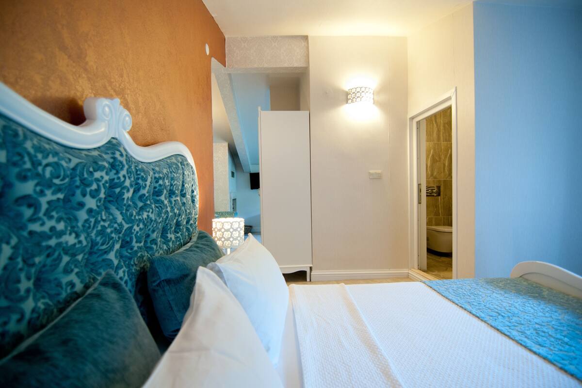Chambre Familiale, cheminée