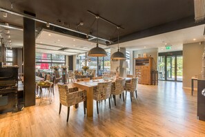 Breakfast, lunch and dinner served - Hotel Schimmel (Woudenberg)