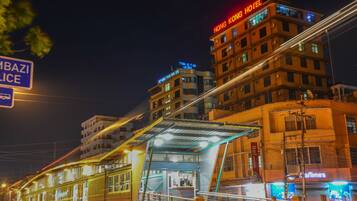 خدمة النقل المكوكية من وإلى المدينة