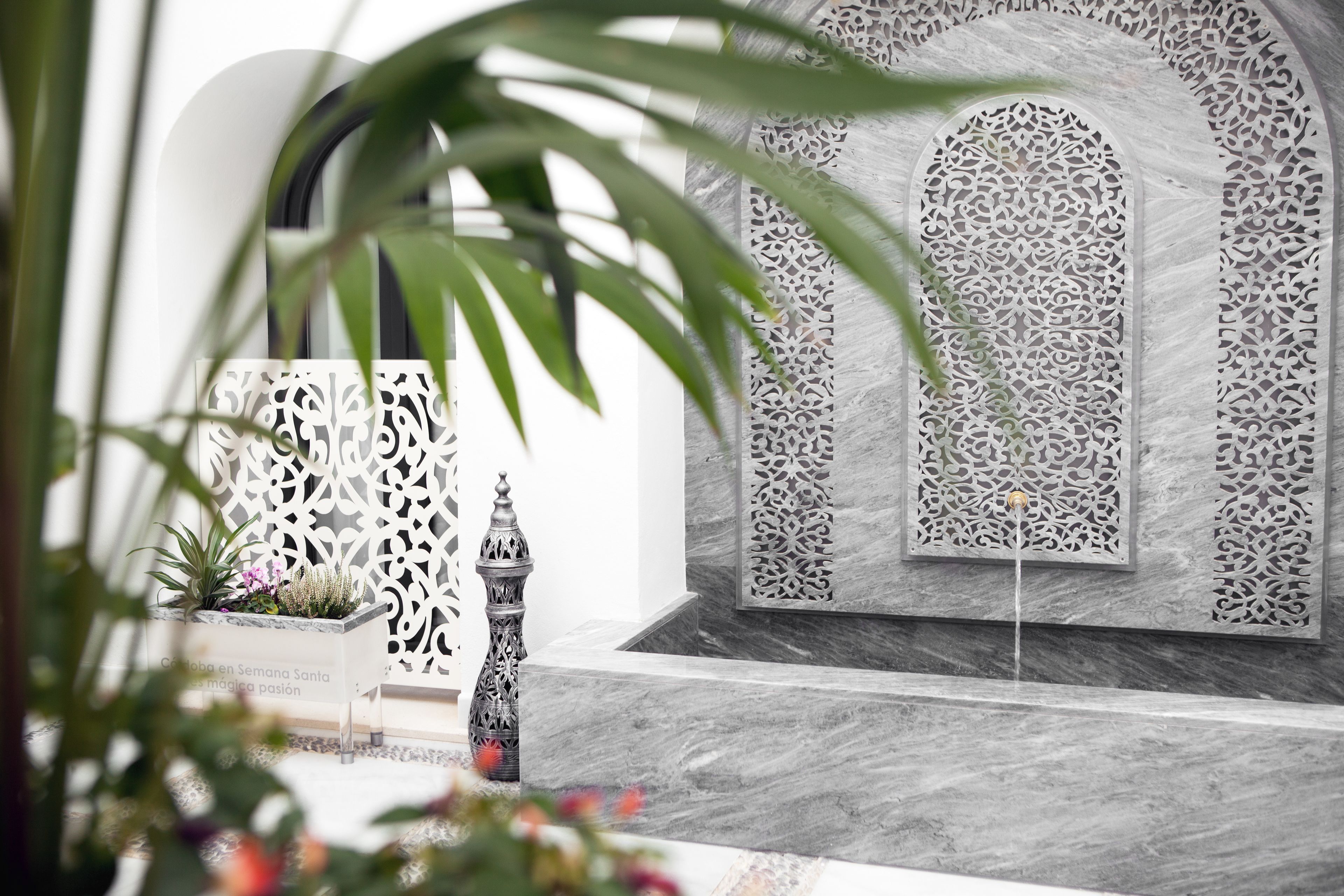 المنشأة من الداخل