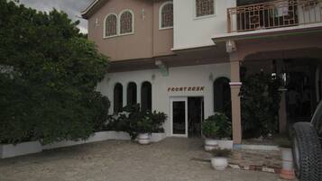 واجهة المنشأة